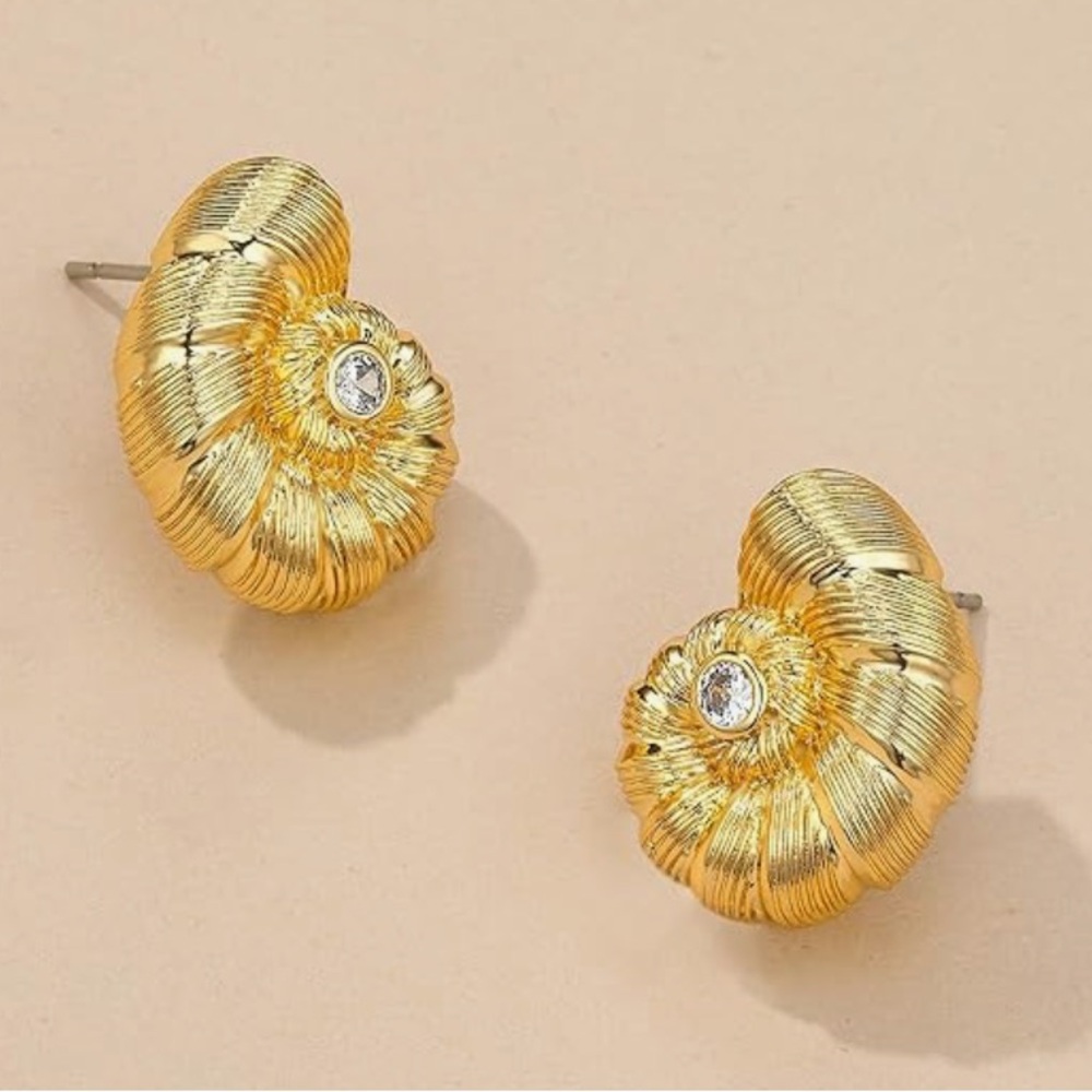 NEW 18K gold plated Seashell Chunky CZ Earrings